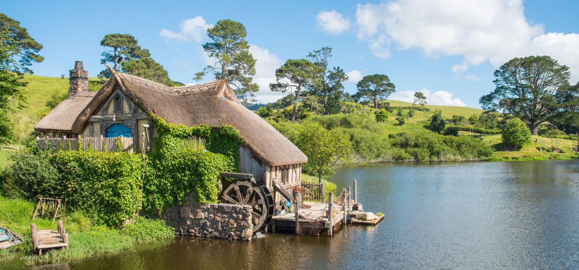 Travel West to Hobbiton and Experience Shire Enjoyment