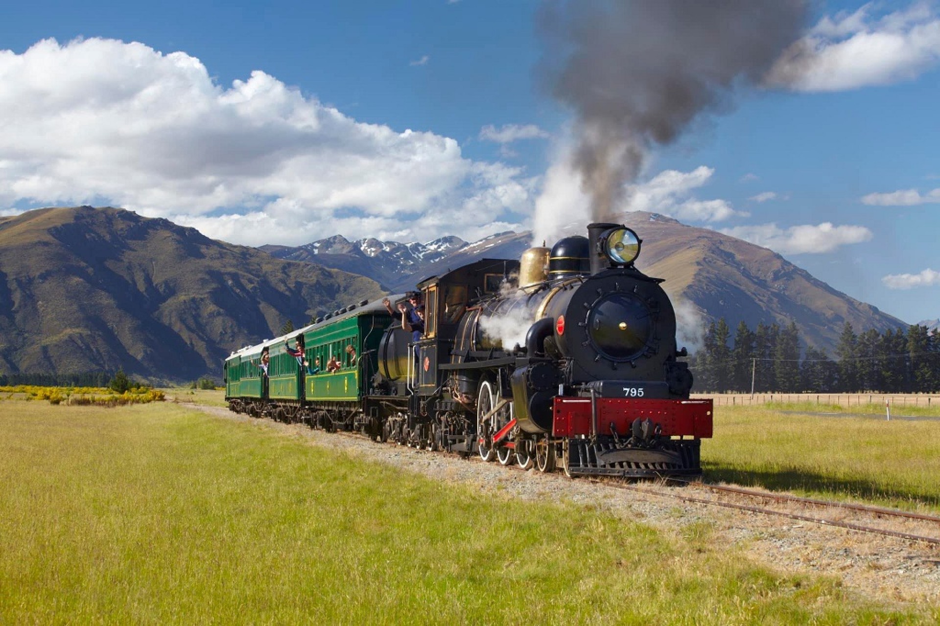 Sir Edmund Hillary Rail Explorer : 15-Day Tour  Christchurch to Wellington
